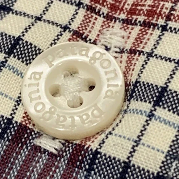 Patagonia Shirt Mens Medium Button Up Organic Cotton Plaid Outdoors Sustainable - Picture 8 of 8